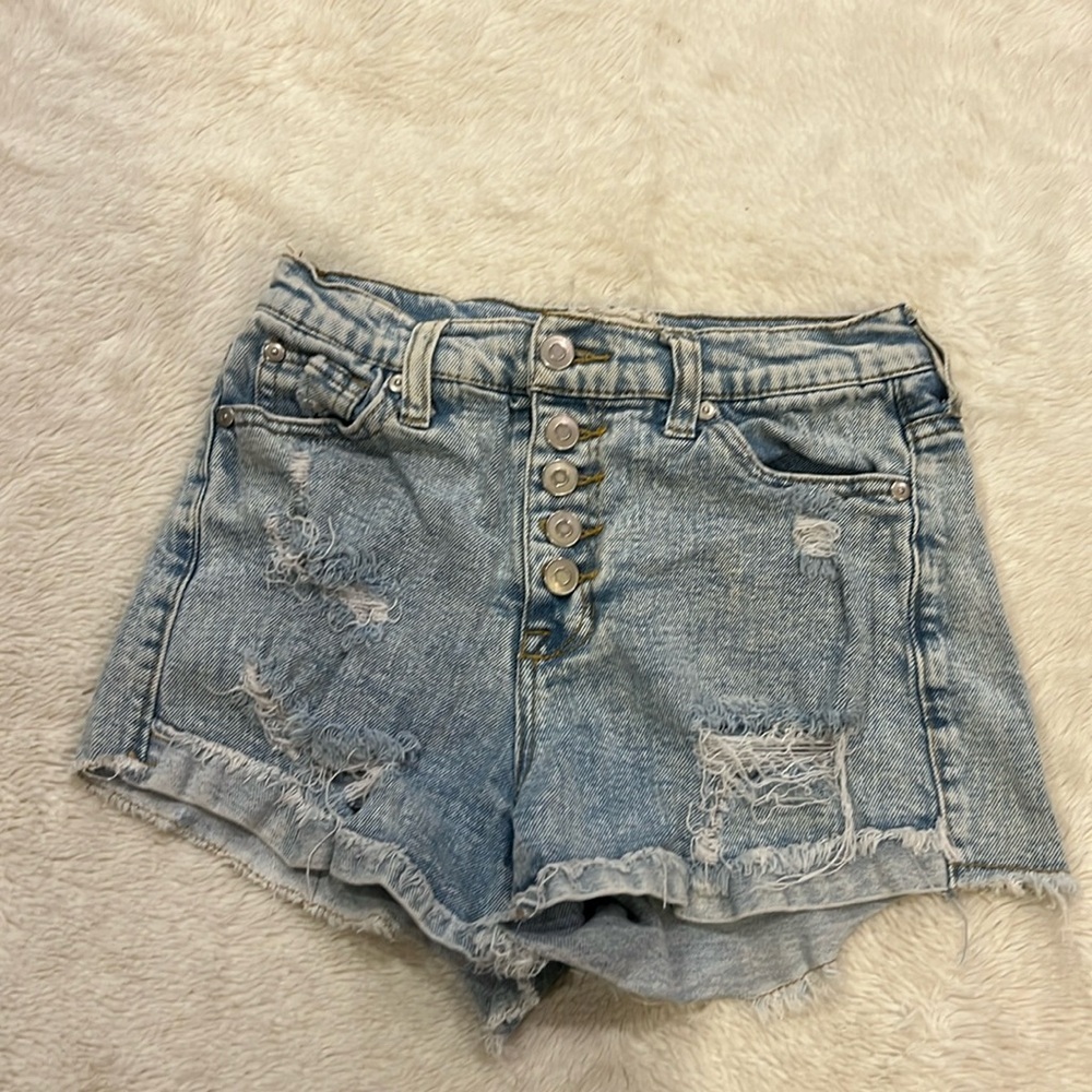 Altar’d State Distressed Denim Shorts Light Wash Size 25/1